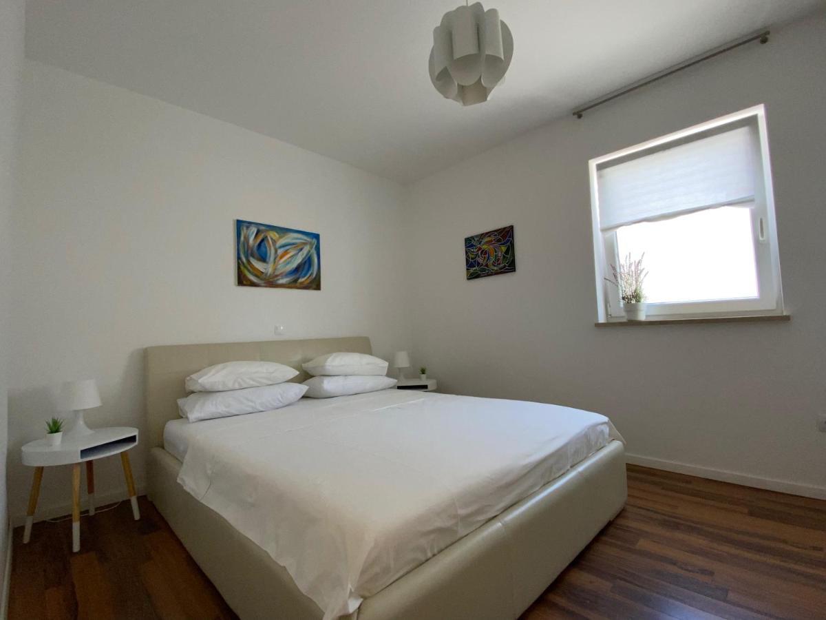 שילו Private Pool And Mediterranean Garden Apt Mia מראה חיצוני תמונה