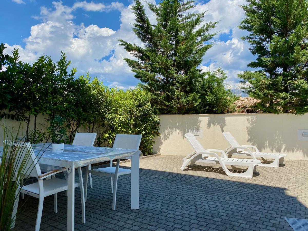 שילו Private Pool And Mediterranean Garden Apt Mia מראה חיצוני תמונה